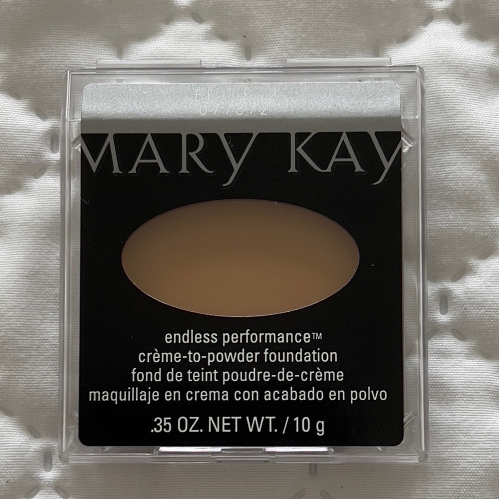 NEW Mary Kay Endkess Performance Crèam to Powder Foundation in Beige 2